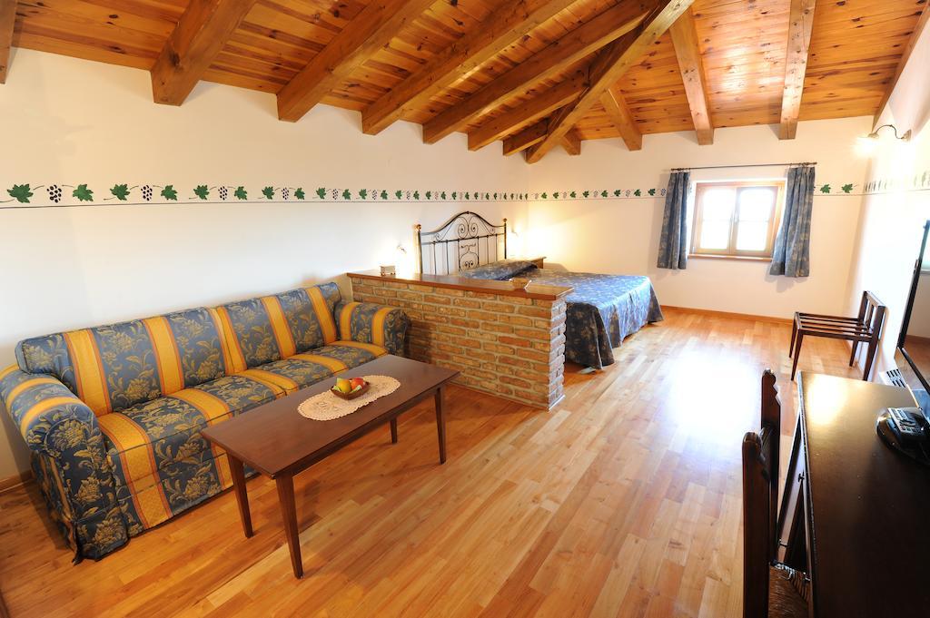Belica Bed&Breakfast Dobrovo Esterno foto