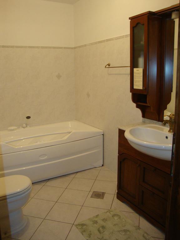 Belica Bed&Breakfast Dobrovo Esterno foto